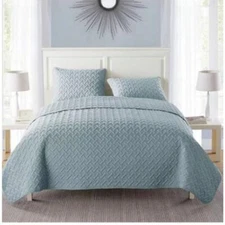 Nina Embossed Queen Quilt Set - VCNY Home 2064