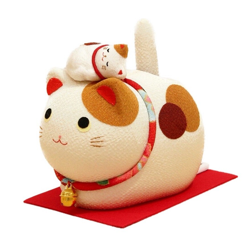 Kyoto Chirimen Maneki Neko Family Calico Cat Solar Power Wag