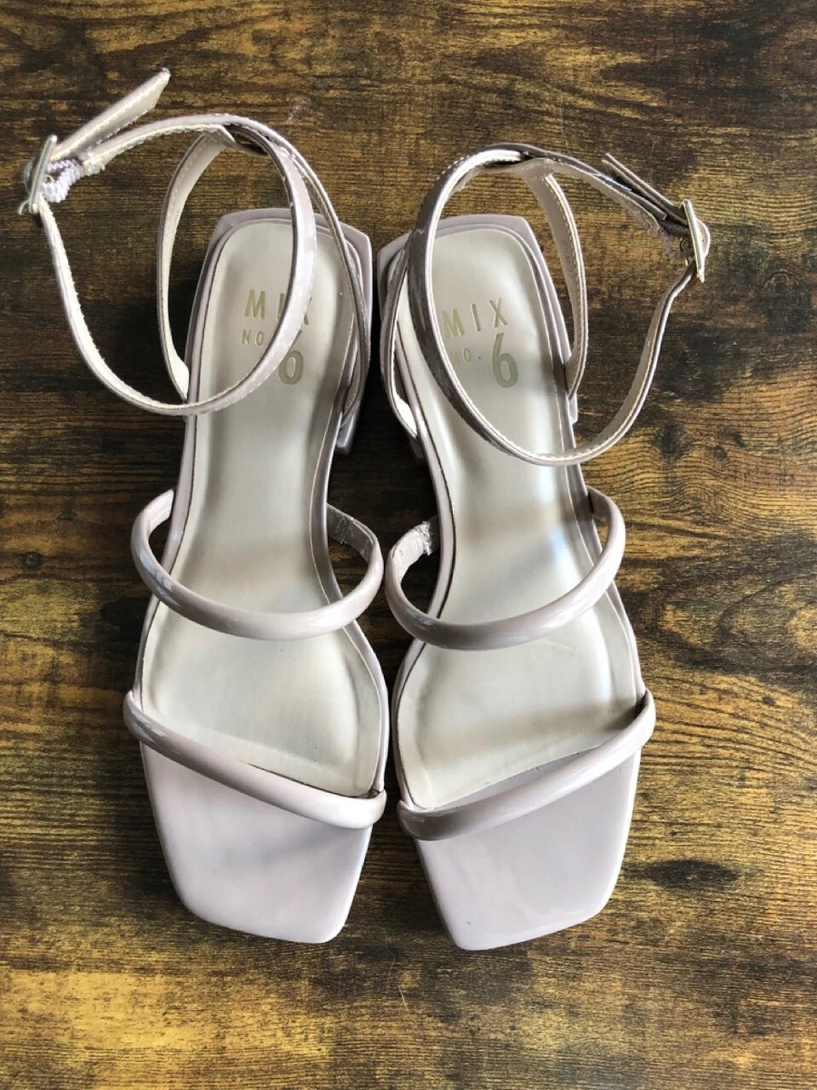 Dress sandals hotsell no heel