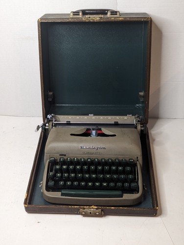 Vintage Remington Portable Travel Riter Typewriter W/ Case