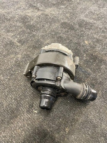 BMW X5 F15, F85 Zirkulationswassermotor 8602021 3.00 Diesel 230kw 2017 34051706