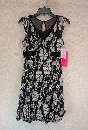 NWT Betsey Johnson Fit & Flare Dress | Black & White Floral Mesh | Size 6 |