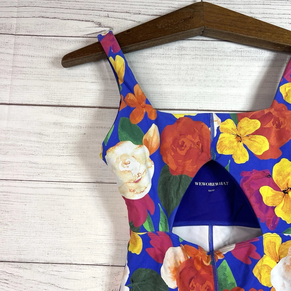 WeWoreWhat Estampado Recorte Elástico Activo Gimnasio Mameluco Una Pieza Unitard Body Foto 3 de 4