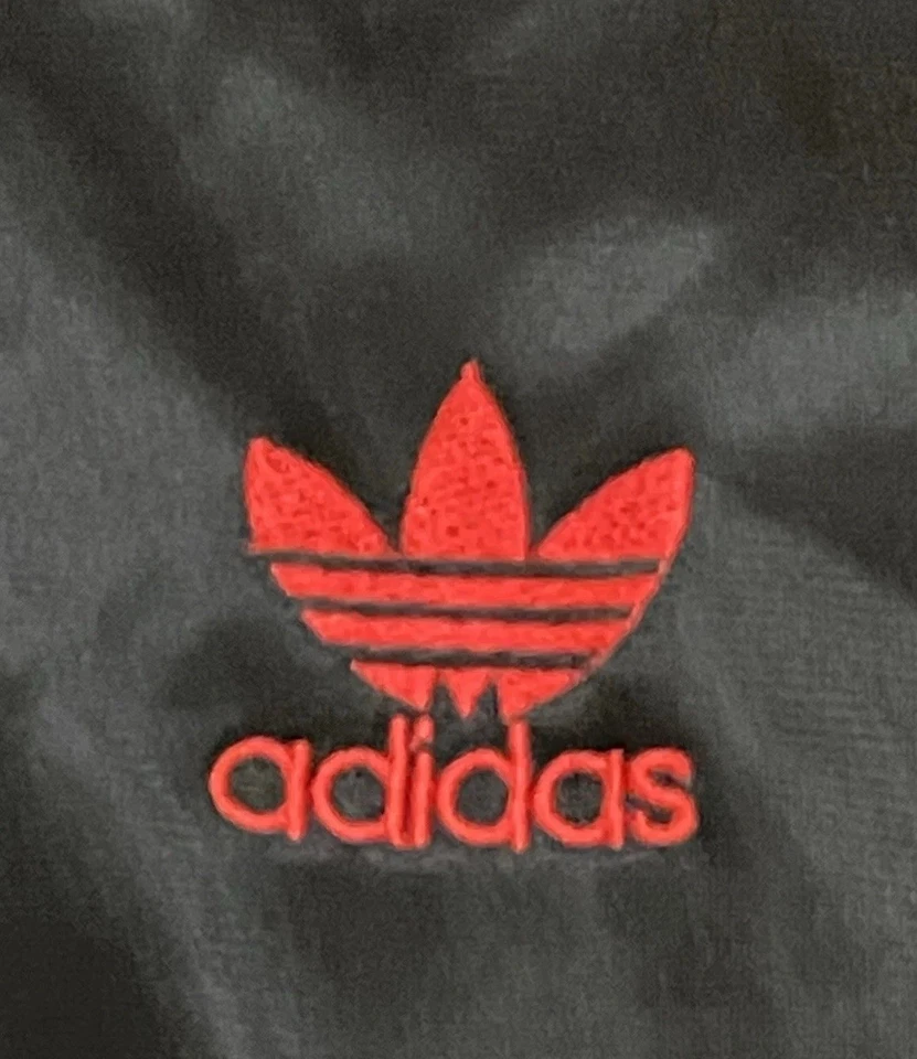 Chaqueta Tenis Pista G2U Vintage Adidas ATP Pequeña Negra Roja 3 Rayas Foto 2 de 4