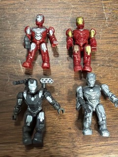 Mega Bloks Marvel IRONMAN 2" Mini Action Figure Lotto di 4 Iron Man