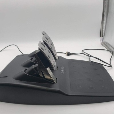 Logitech G920 Driving Force Steering Wheel and Pedals