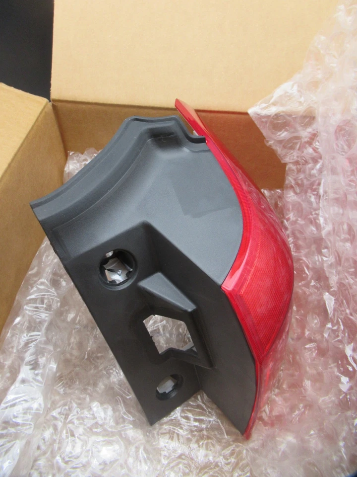 Оригинальный задний фонарь со стороны пассажира GM 10-17 GMC Terrain 23389934 - Изображение 2 из 4