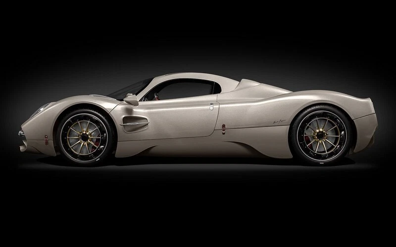 Pocher Pagani Utopia light grey 2023 1/8 HK120 - Immagine 4 di 4