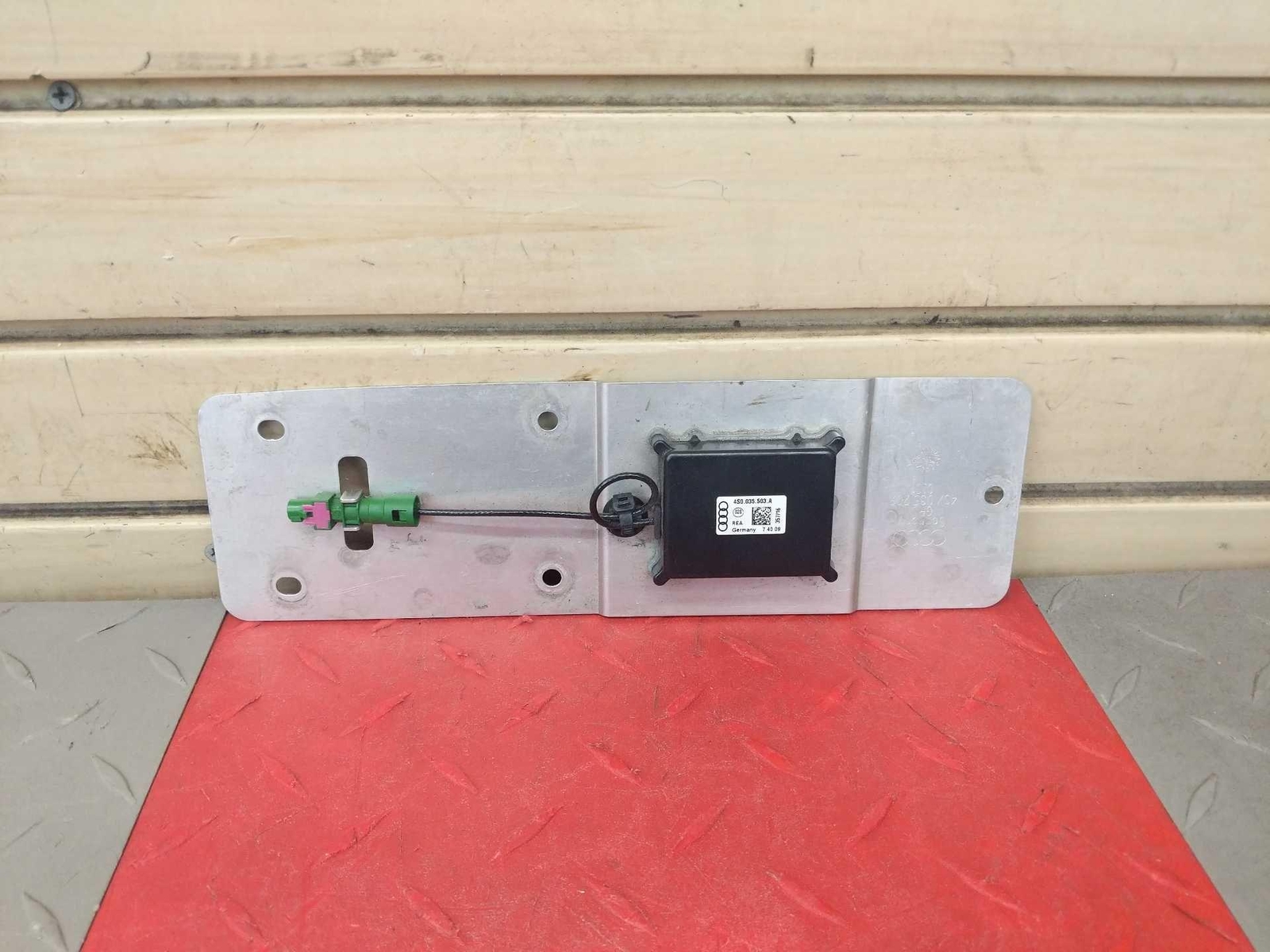 2017 Audi R8 Spyder OEM Bluetooth Antenna P/ 4S0035503A