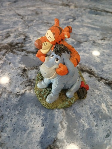 Figura Disney Eeyore & Tigger Simply Pooh "So This Is What Smiling Feels Like" - Imagen 2 de 4