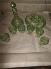 VINTAGE TIARA GREEN SANDWICH GLASS CHANTILLY DECANTER SET W/ TRAY & 6 GLASSES — photo 7