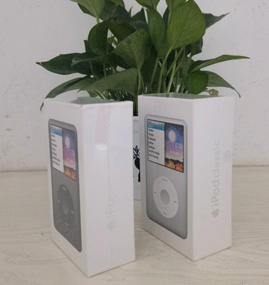New'' Apple iPod Classic 7th Generation 160GB MP3/4 Player Black / Silver  Sealed