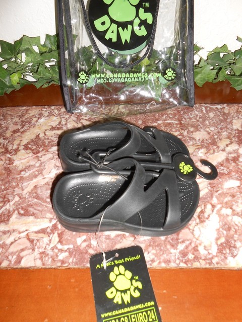 Birkenstock sandals size 39 = sz 8.5 womens strap is black Excellent preowned condition. Bottom 