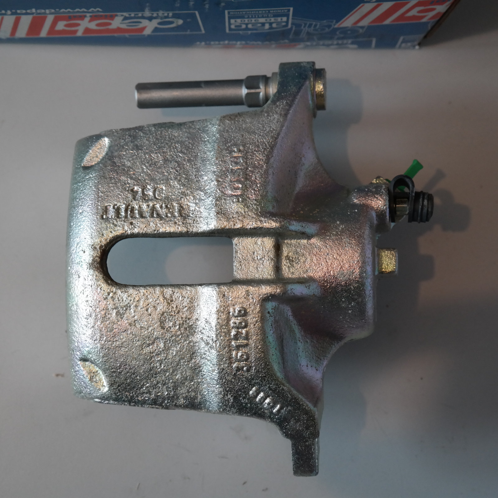 Etrier de frein Depa ET72829 pour resoudre le blocage de roue sur Kangoo I