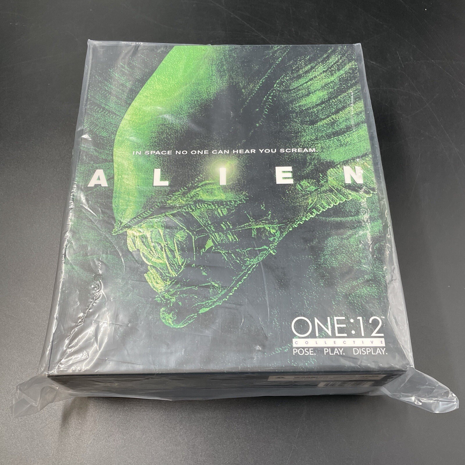 Mezco One 12 ALIEN Xenomorph Action Figure