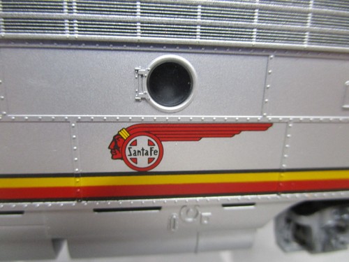 Stewart Kato HO ATSF Santa Fe Passenger EMD F7 Ph I Late AB Diesel Locomotives - Picture 13 of 17