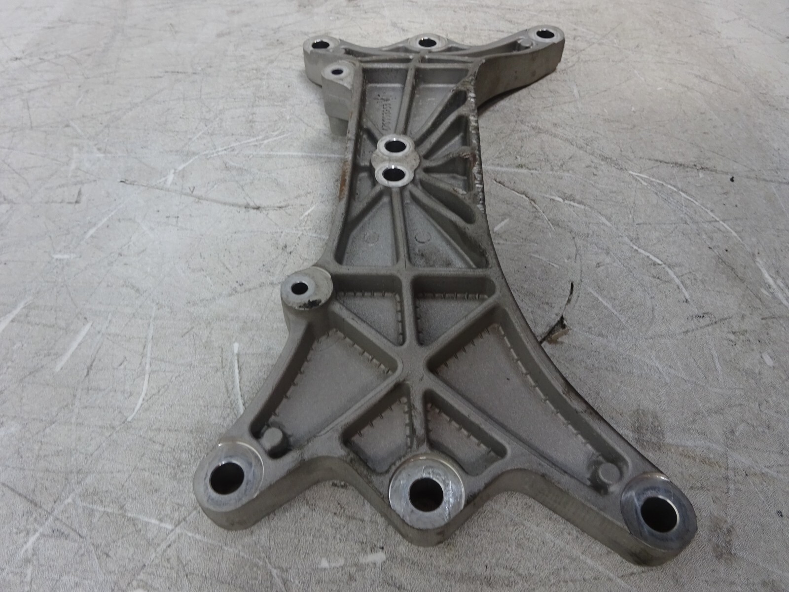 14-20 Maserati Ghibli RWD Transmission Crossmember Bracket Support OEM DE240262
