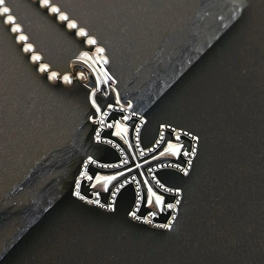 Necklace with square g cross in silver sale