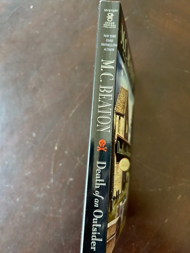 Death of an Outsider by M.C. Beaton Hamish Macbeth Mystery 2005 Paperback - Picture 2 of 3