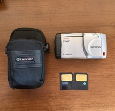 VTG Olympus CAmedia D-340R Digital Camera 1.3MP  Tamrac Case VGC  2 Memory