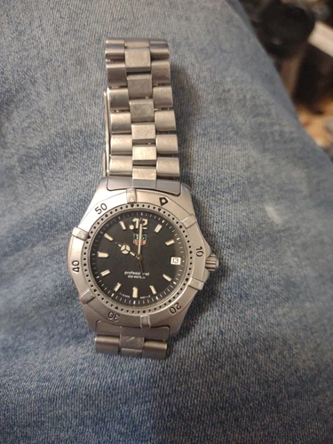 Tag Heuer Mens 2000 Series Watch Black WK1110 Professional Silver.