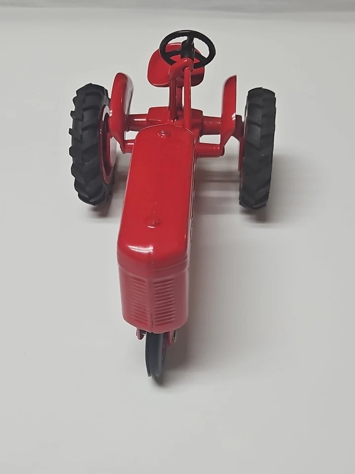 Scale Models B.F. Avery Red 1:16 Scale Diecast Tractor Used - Image 2 of 4