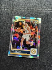 2023-24 Panini Hoops Premium Stock Ben Sheppard Cracked Ice RC #137 Pacers