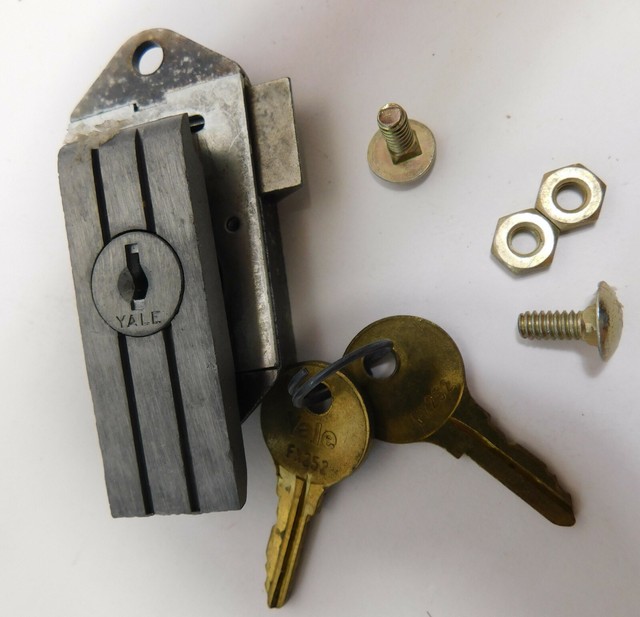 Siemens ITE QFL1 Flush Lock Replacement Kit for Electrial Box Door