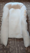 Sleepyhead Pristine White Grand Pod Great condition 9-36 months with extra cover