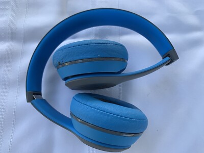 Beats B0534 Solo 2 Wireless On-Ear Bluetooth Headphones in Blue w