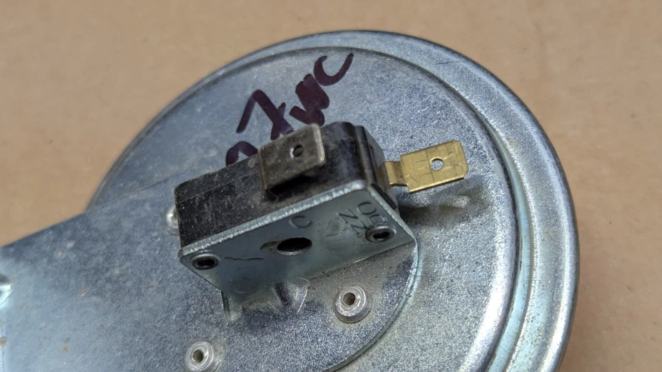 TRIDELTA FS6756-1542 furnace Air Pressure Switch 024-25808-004A / .70 WC - Image 2 of 4