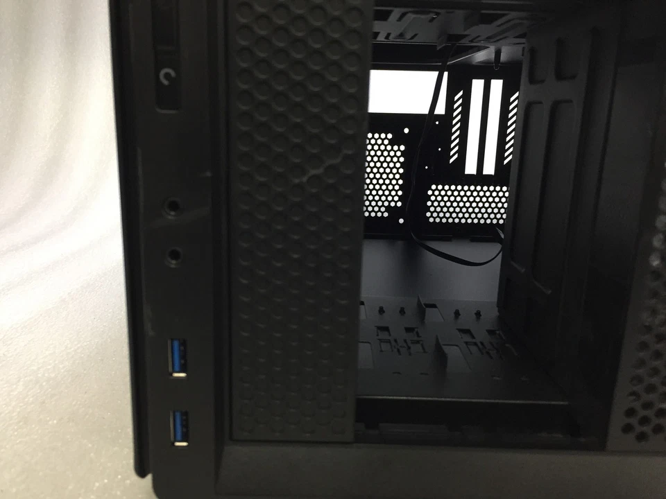 Corsair Custom Airflow Gaming PC Mid Tower Case 20inx17inx8in w/Fan&Accessories - Image 4 of 4