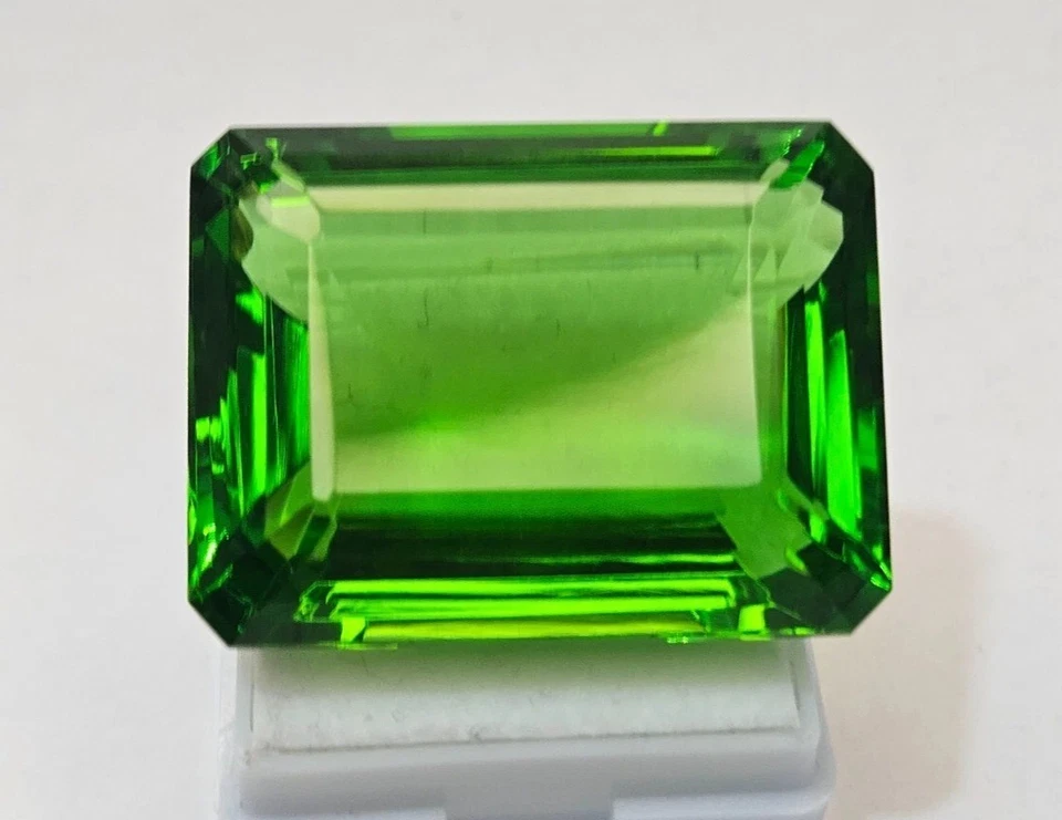 Green Peridot Natural Emerald Cut 93-95 Ct VVS Loose EGL Certified Gemstone - Image 2 of 4