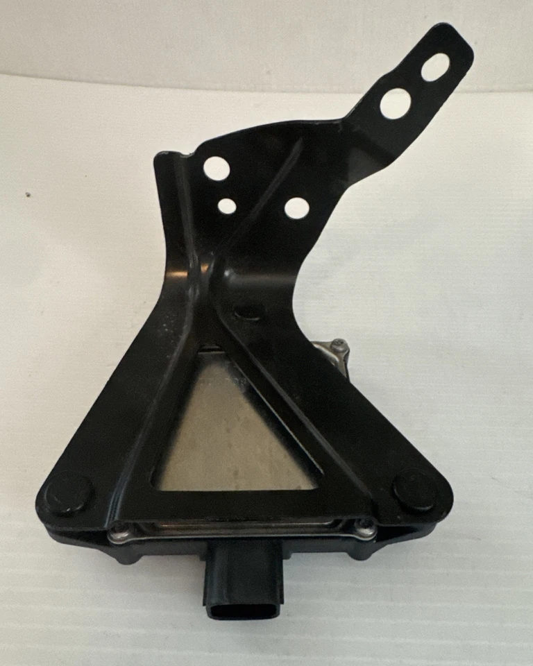 2025 Lexus NX Front Left Blind Spot Radar Sensor & Bracket 882B1-F6020 OEM K0004 - Image 3 of 4