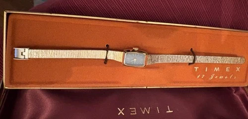 Vintage Women's Timex Wristwatch Rectangular Face and 17 Jewels