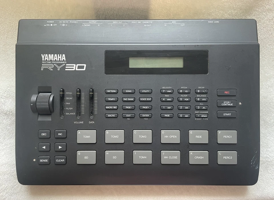 YAMAHA RY30  Rhythm Programmer Drum Machine - Bild 4 von 4