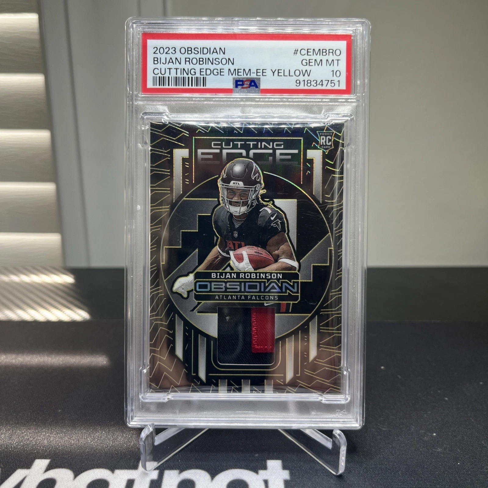 Bijan Robinson Panini Obsidian Cutting Edge Memorabilia #CEMBRO Electric Etch Yellow