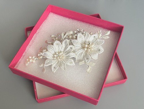 VTG BRIDE Formal Wedding Hair Clip-Enamel-Silver Tone-Rhinestones-Faux Pearls- - Picture 13 of 13