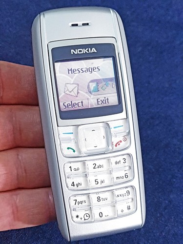 Nokia 1600 Classic Unlocked Mobile Phone Immaculate Condition With Charger - Afbeelding 2 van 8