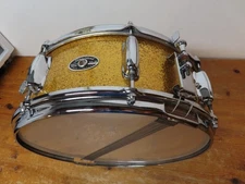 1 Vintage late 1960's Slingerland Hollywood Ace Snare Drum 8 lug Closet Classic!