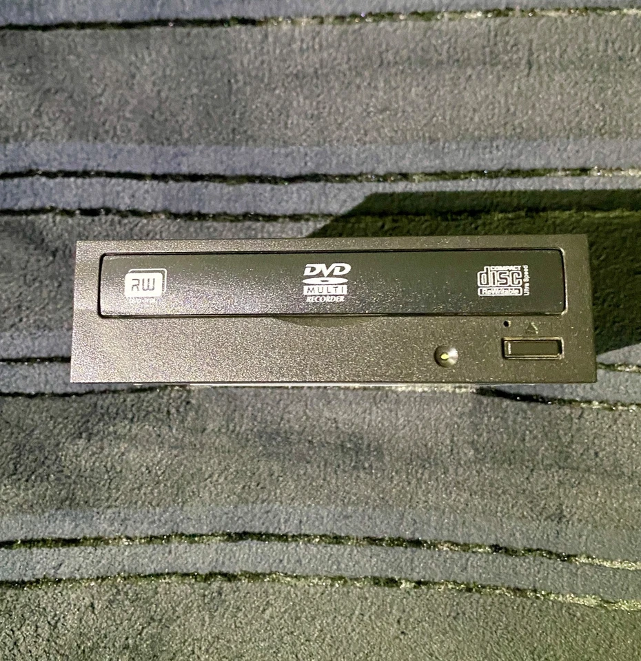 Desktop Internal SATA Player Reader DVD CD Burner Optical Drive (TESTED WORKING) - Image 2 of 4