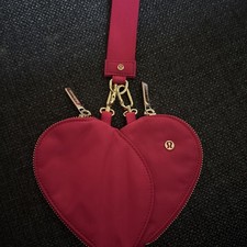 Lululemon Dual Pouch Wristlet Heart Passionate / Passionate / Gold pink