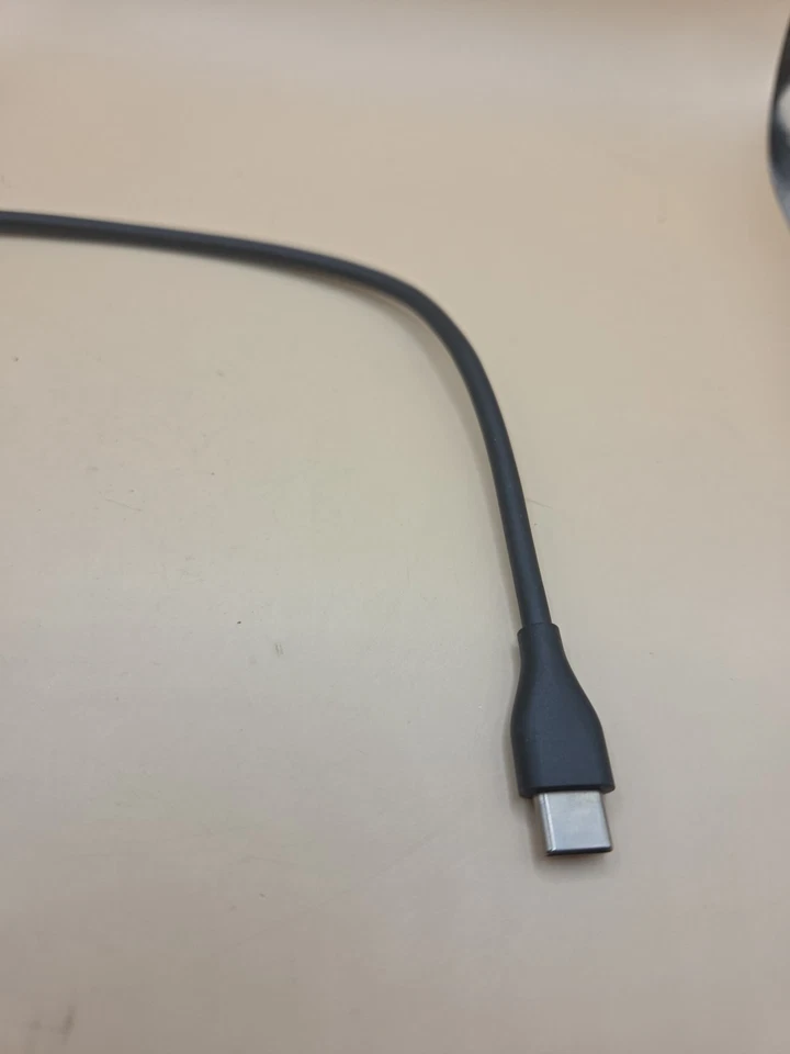 Cable de carga USB tipo C original Bose NC700 826383-0500-12" Foto 3 de 4