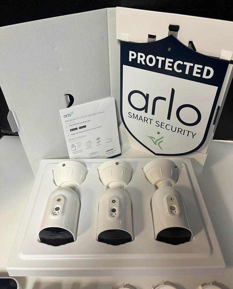 Paquete de seguridad Arlo Pro 5S 2K con 3 cámaras focas inalámbricas Foto 4 de 4