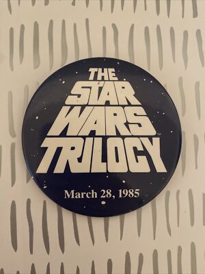 Vintage STAR WARS TRILOGY Screening Lucasfilm Promo Button/Pin - March 28, 1985!