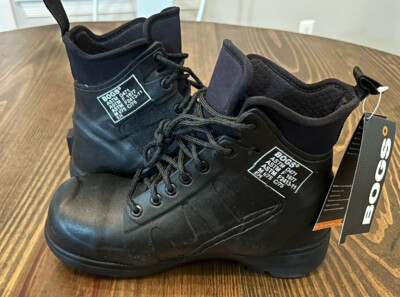 BOGS Boots Men display picture 1