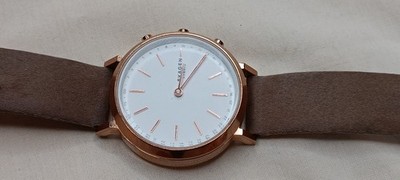 pre-owned SKAGEN HYBRID NDW4D wristwatch watch white face time piece