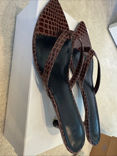 BOSS Femme Brown Croc-Embossed Pointed Toe Slide Sandals Size 10 - Afbeelding 4 van 7