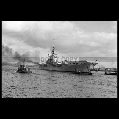 Photo B.002014 HNLMS KAREL DOORMAN R81 EX-HMS VENERABLE R63 AIRCRAFT CARRIER