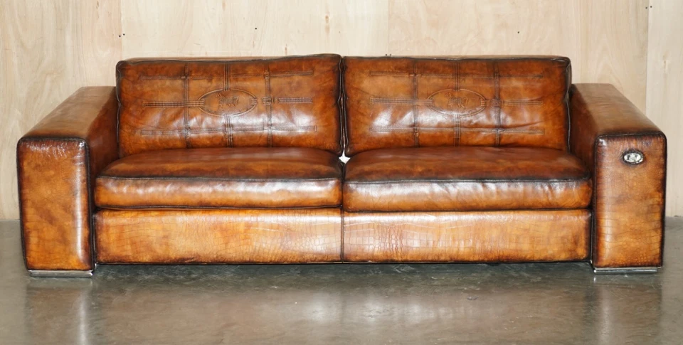 SOFÁ RARO ECUESTRE EN RELIEVE FENDI COCODRILO COCODRILO CUERO PÁTINA TEÑIDO A MANO Foto 3 de 4